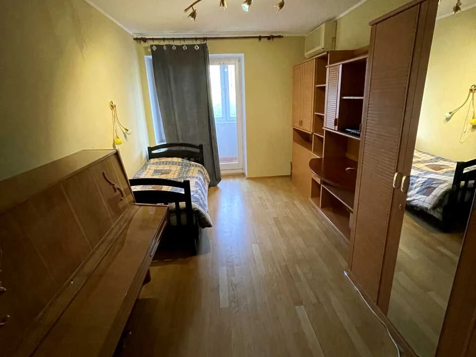 Квартира. Київ, Святошинська вулиця.