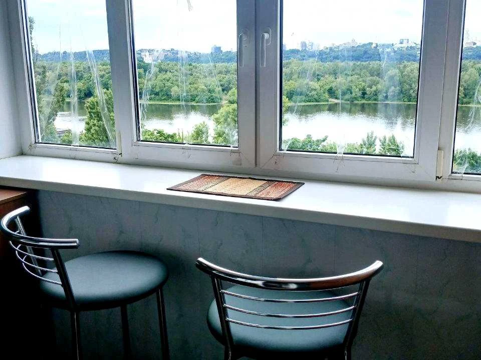 Apartment. Rusanova embankment, вул.