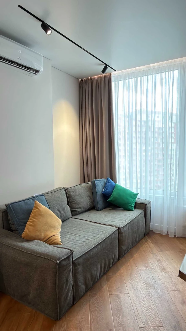 New Construction Parking-Shelter Modern Renovation All Furniture Appliances