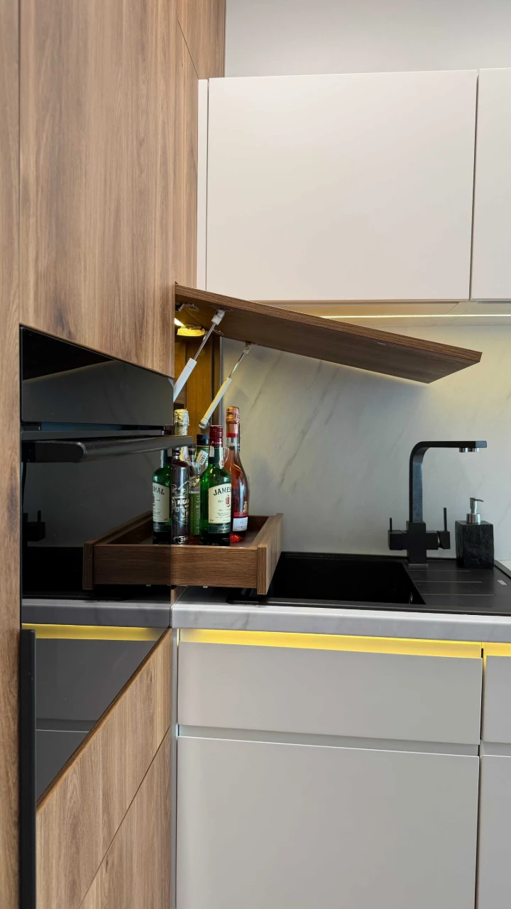 New Construction Parking-Shelter Modern Renovation All Furniture Appliances