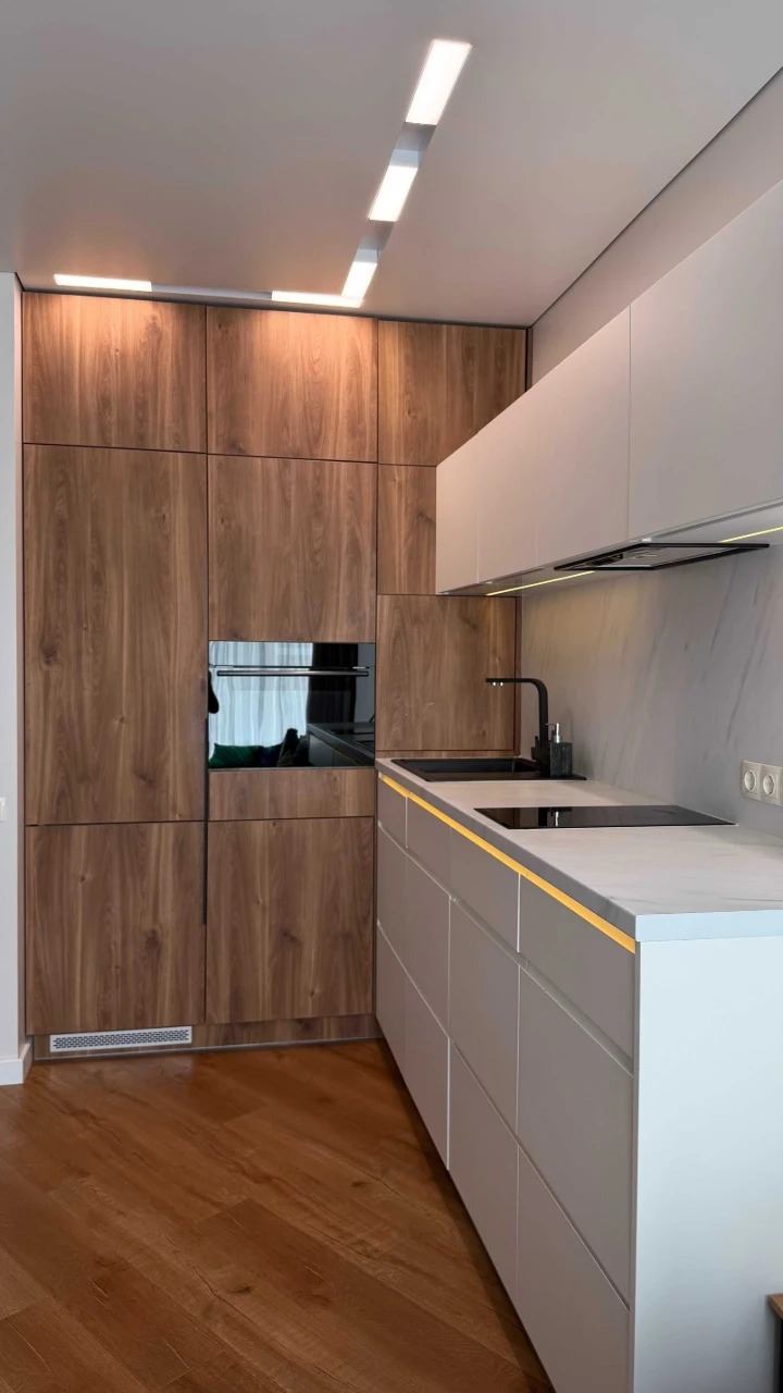New Construction Parking-Shelter Modern Renovation All Furniture Appliances