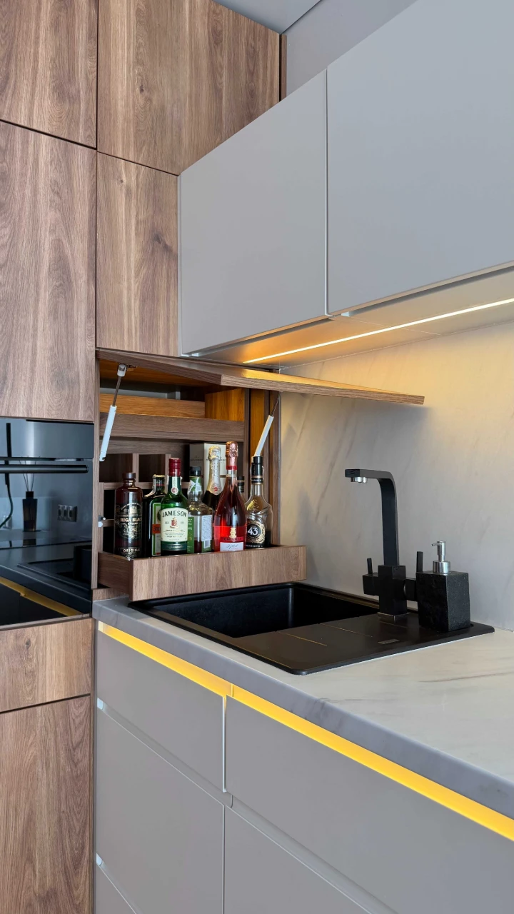 New Construction Parking-Shelter Modern Renovation All Furniture Appliances