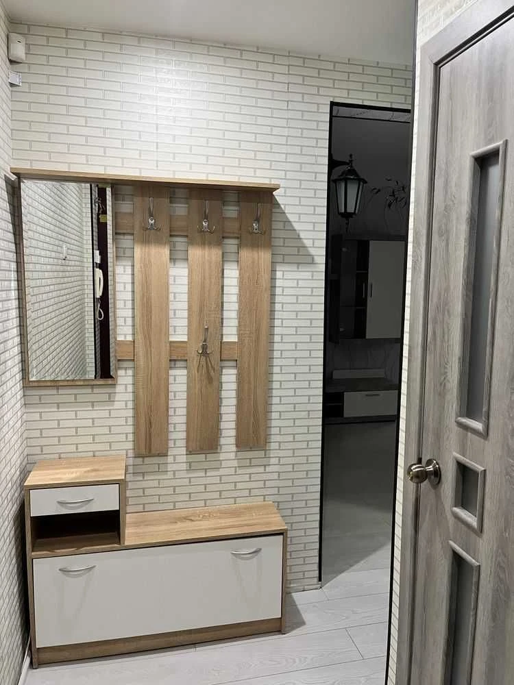 Продаж 1-кімнатної квартири з ремонтом / метро Нивки