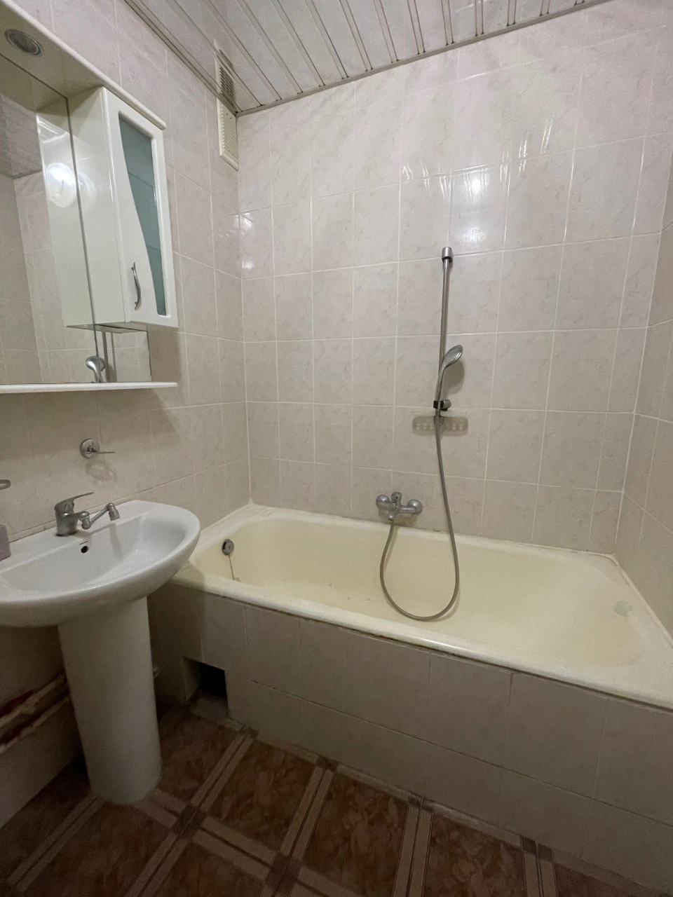Продажа 1-комнатной квартиры с ремонтом, Драгоманова 40б, метро Позняк