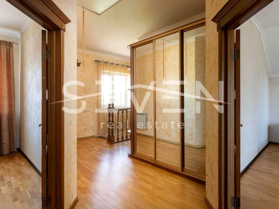 Будинок. Київ, 118-та Садова вул.