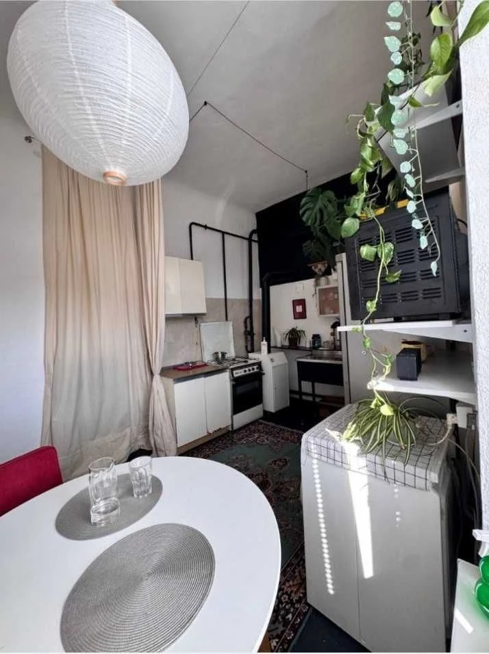 Продам 5-комнатную квартиру в центре, с ремонтом.