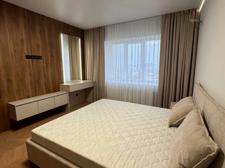 Apartment. Ivano-Frankivsk, Chornovola Street