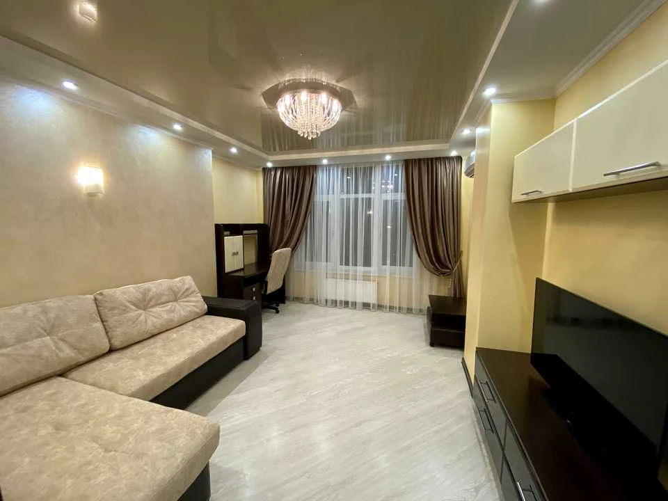 Apartment. Дніprovs'ka naborozhna vul.