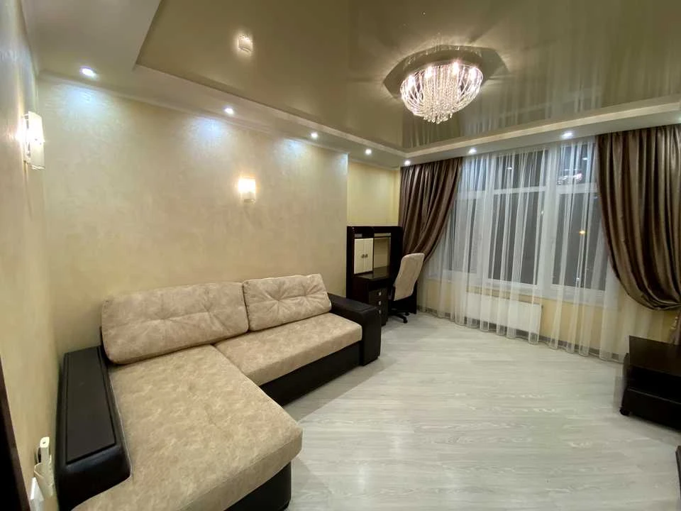 Apartment. Дніprovs'ka naborozhna vul.