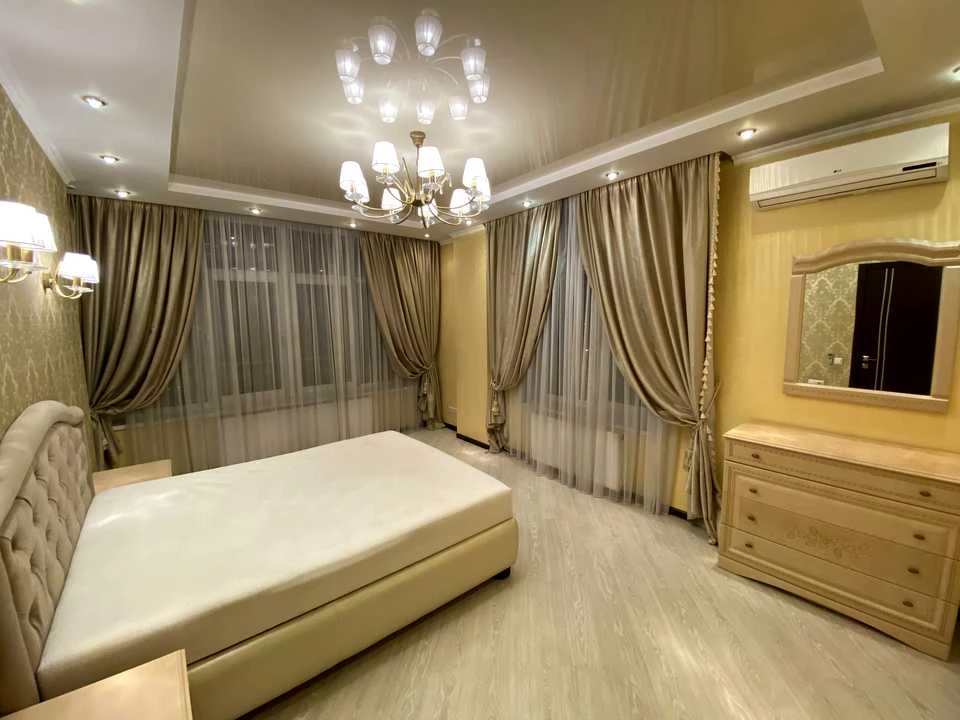 Apartment. Дніprovs'ka naborozhna vul.