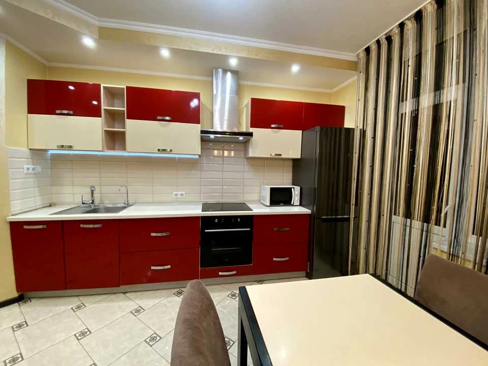 Apartment. Дніprovs'ka naborozhna vul.