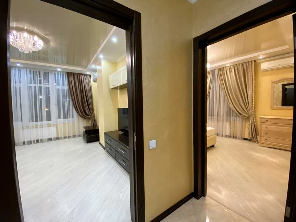 Apartment. Дніprovs'ka naborozhna vul.