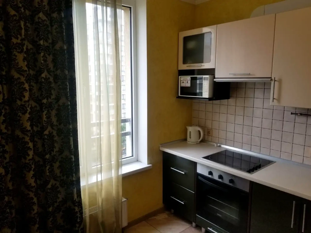 Оренда квартири 2-кімн. 55 м² 10/16 пов.