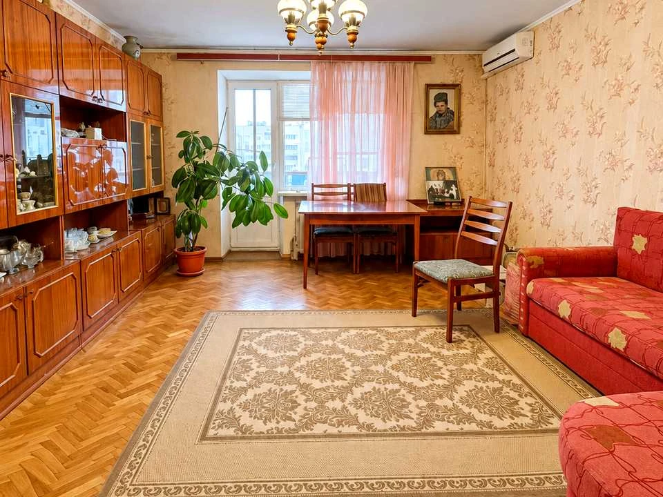 Квартира. Київ, Богданівська вул.