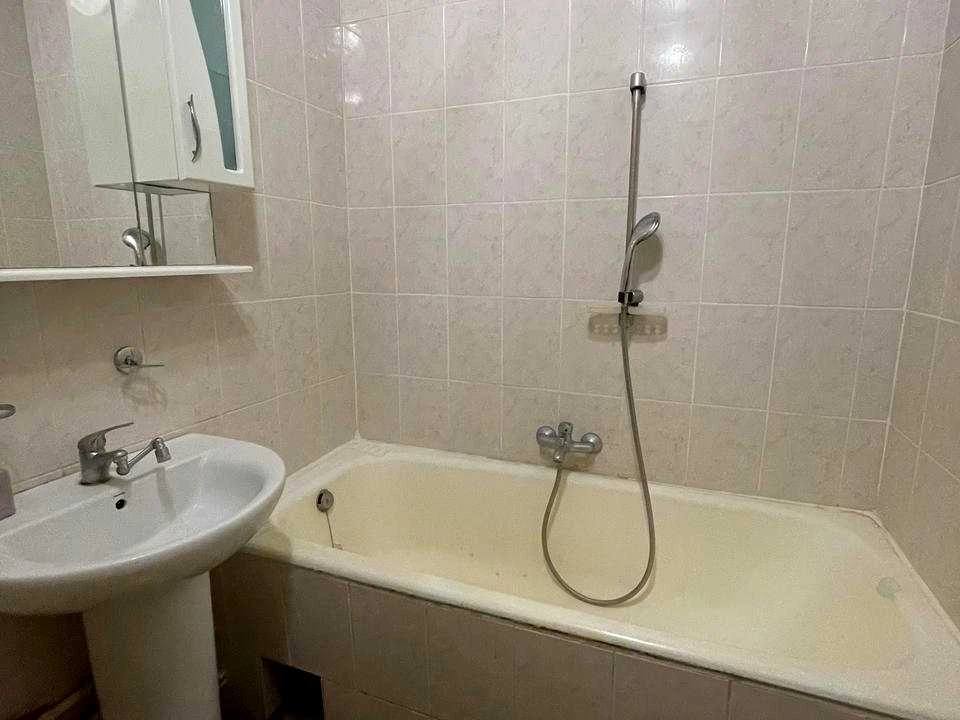 Квартира. Київ, Драгоманова вул.