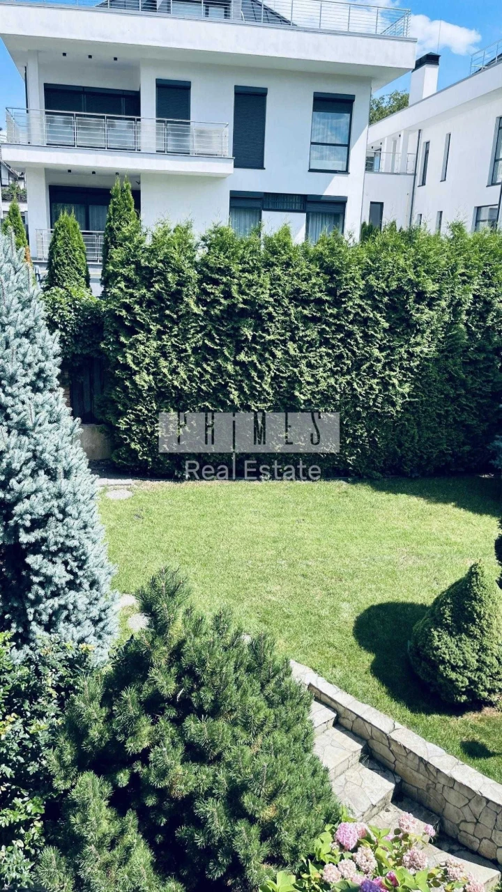 House 550 m² in Holosiiv district, Dobry Shliakh street