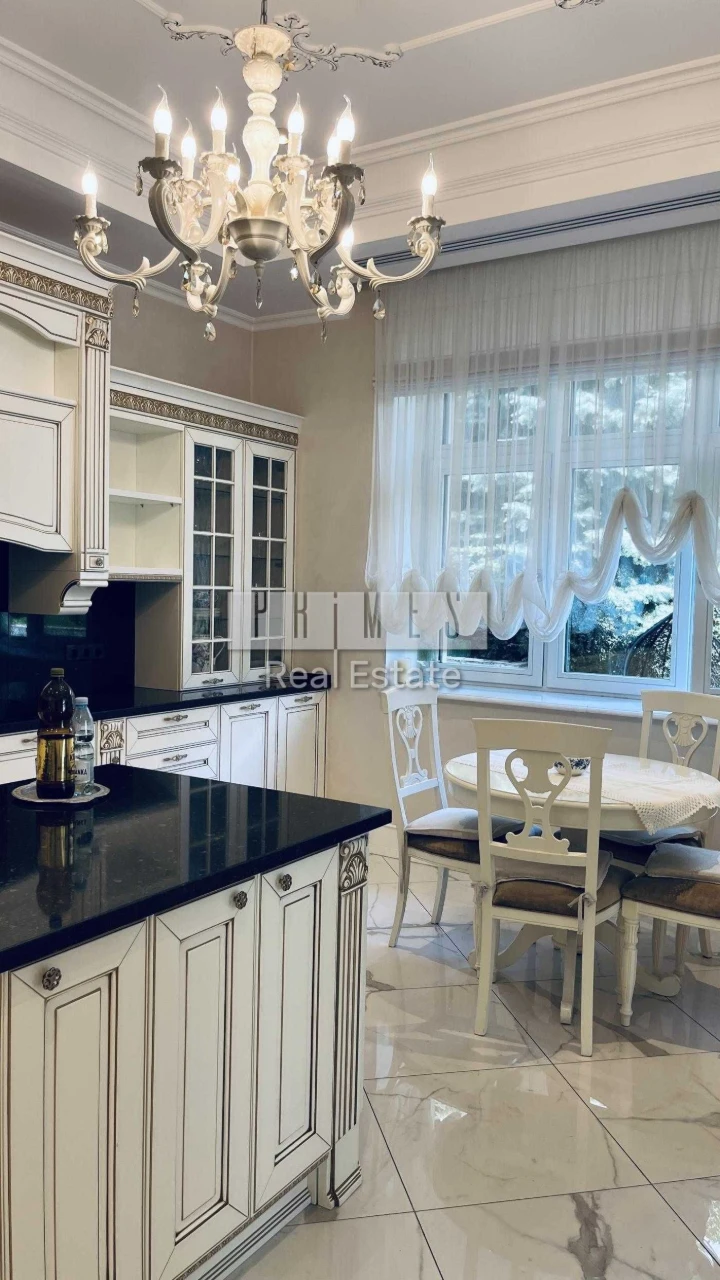 House 550 m² in Holosiiv district, Dobry Shliakh street