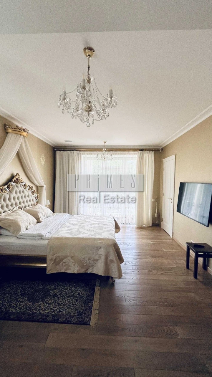 House 550 m² in Holosiiv district, Dobry Shliakh street