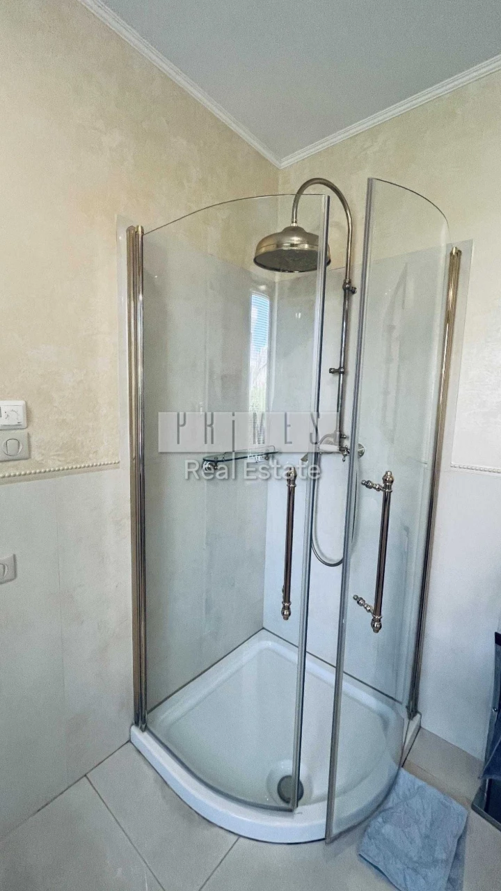 House 550 m² in Holosiiv district, Dobry Shliakh street