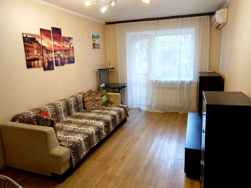 Квартира. Одеса, Сегедская улица