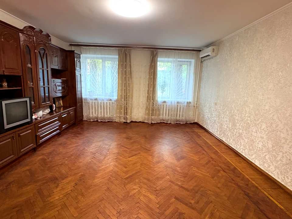 Квартира. Одеса, Середньофонтанская улица