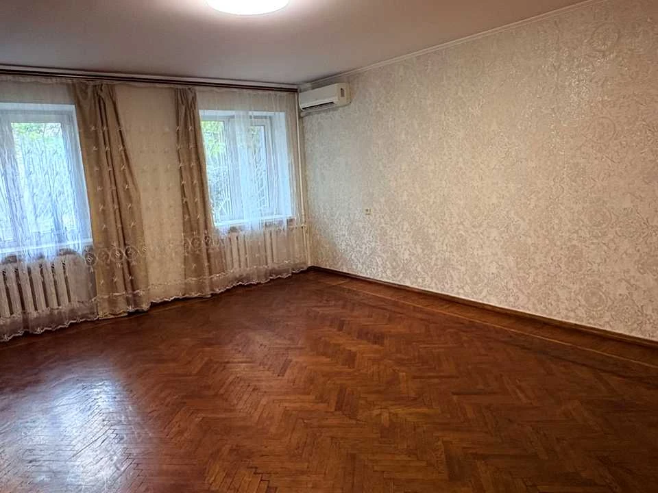 Квартира. Одеса, Середньофонтанская улица