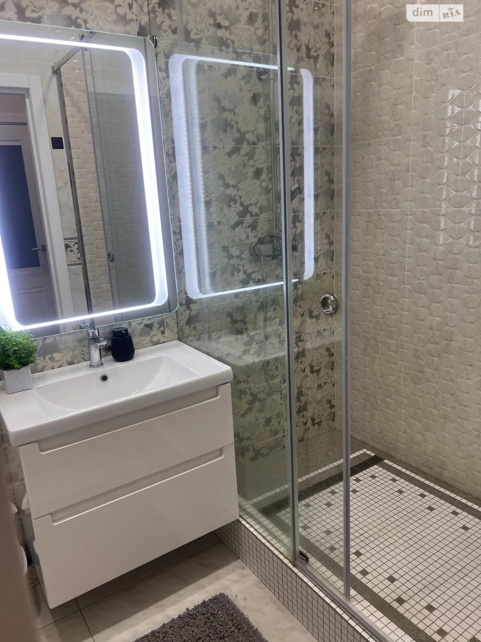 Long-Term Rental Apartment in Arcadia