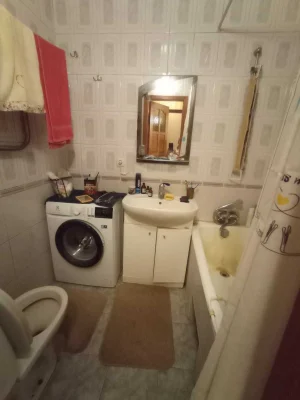 3-кімнатна квартира, цегла, 2й поверх, площа 59 кв.м, район Пд-Зх.