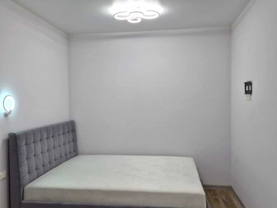 Apartment. Khmelnitsky, Heroes of Крут Street
