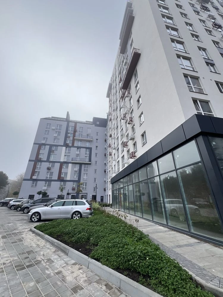 Two-bedroom apartment with the possibility of creating 3 rooms - Rivne