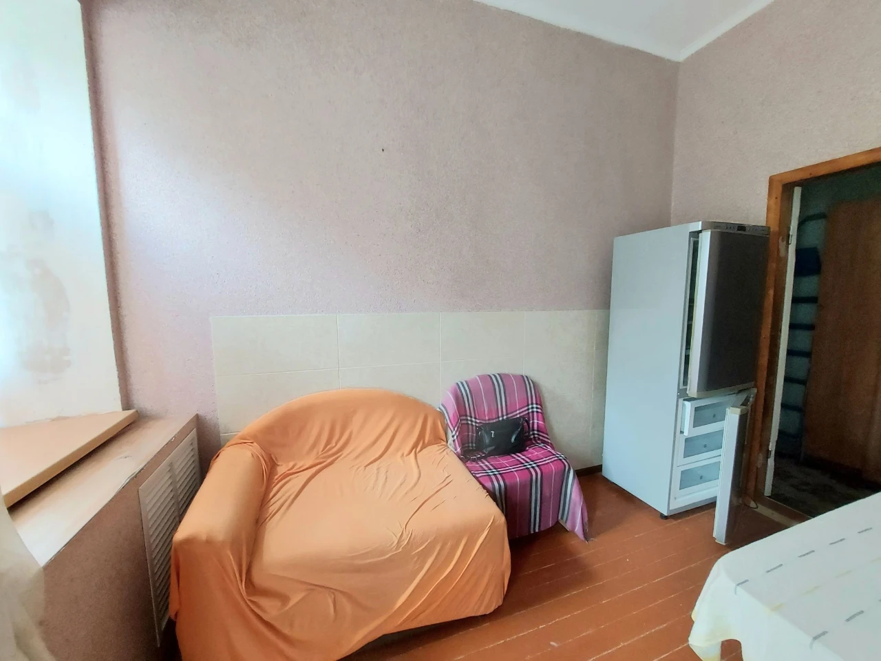 Продажа 2-комнатной квартиры в 1 этаже, ул. Адмиральская