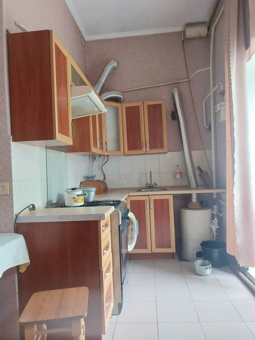 Продажа 2-комнатной квартиры в 1 этаже, ул. Адмиральская