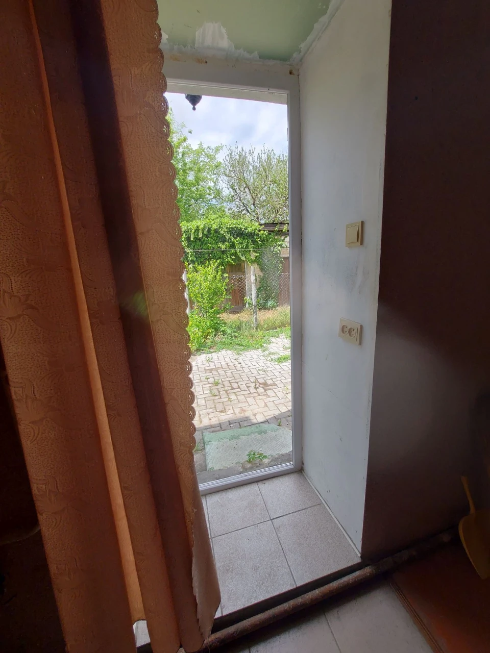 Продажа 2-комнатной квартиры в 1 этаже, ул. Адмиральская