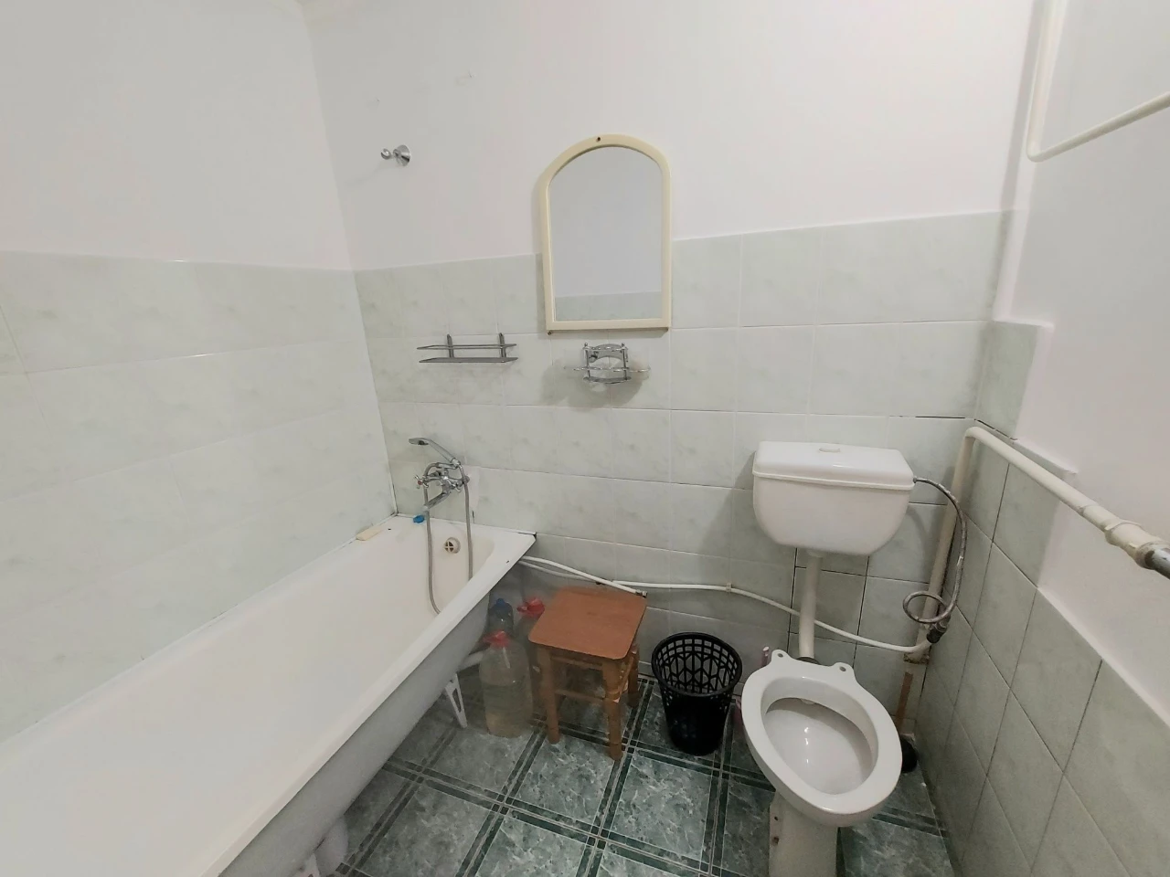 Продажа 2-комнатной квартиры в 1 этаже, ул. Адмиральская