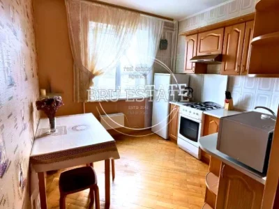 Квартира. Київ, вулиця Соломії Крушельницької