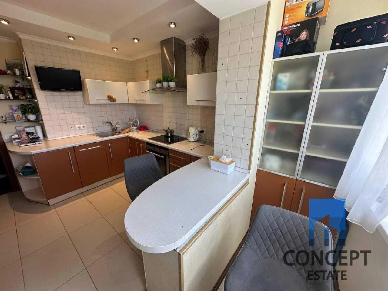 For Sale Spacious 3-bedroom apartment in district "Pryvomya" 6. Near yacht club.