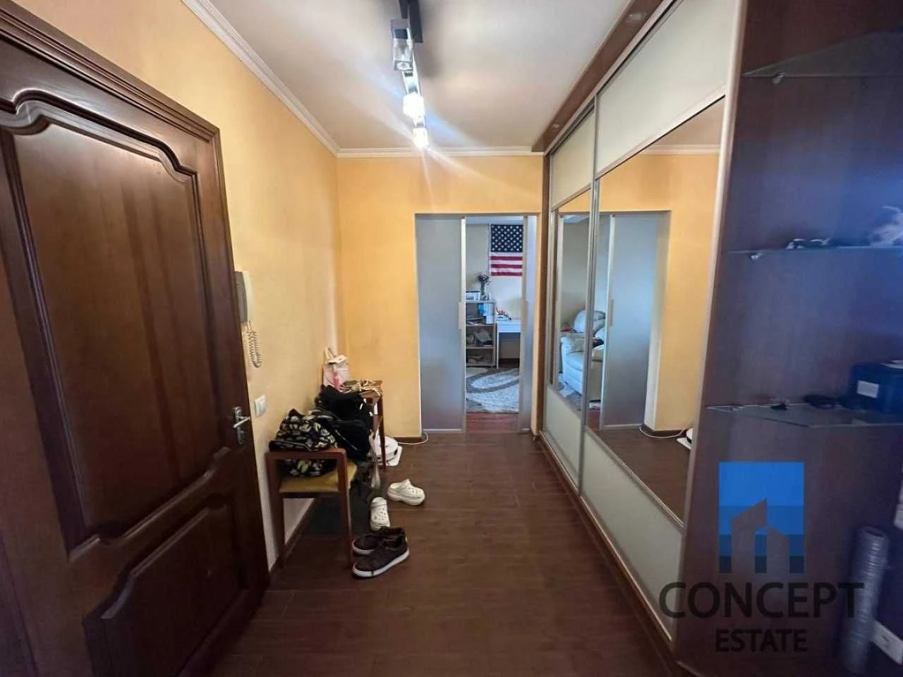 For Sale Spacious 3-bedroom apartment in district "Pryvomya" 6. Near yacht club.