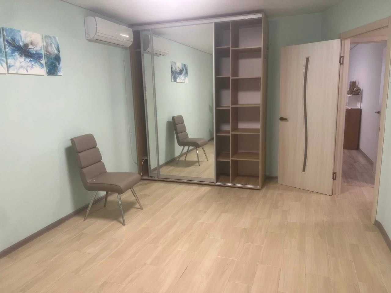 Продается 2-комнатная квартира в с. Александровка поселка Котов