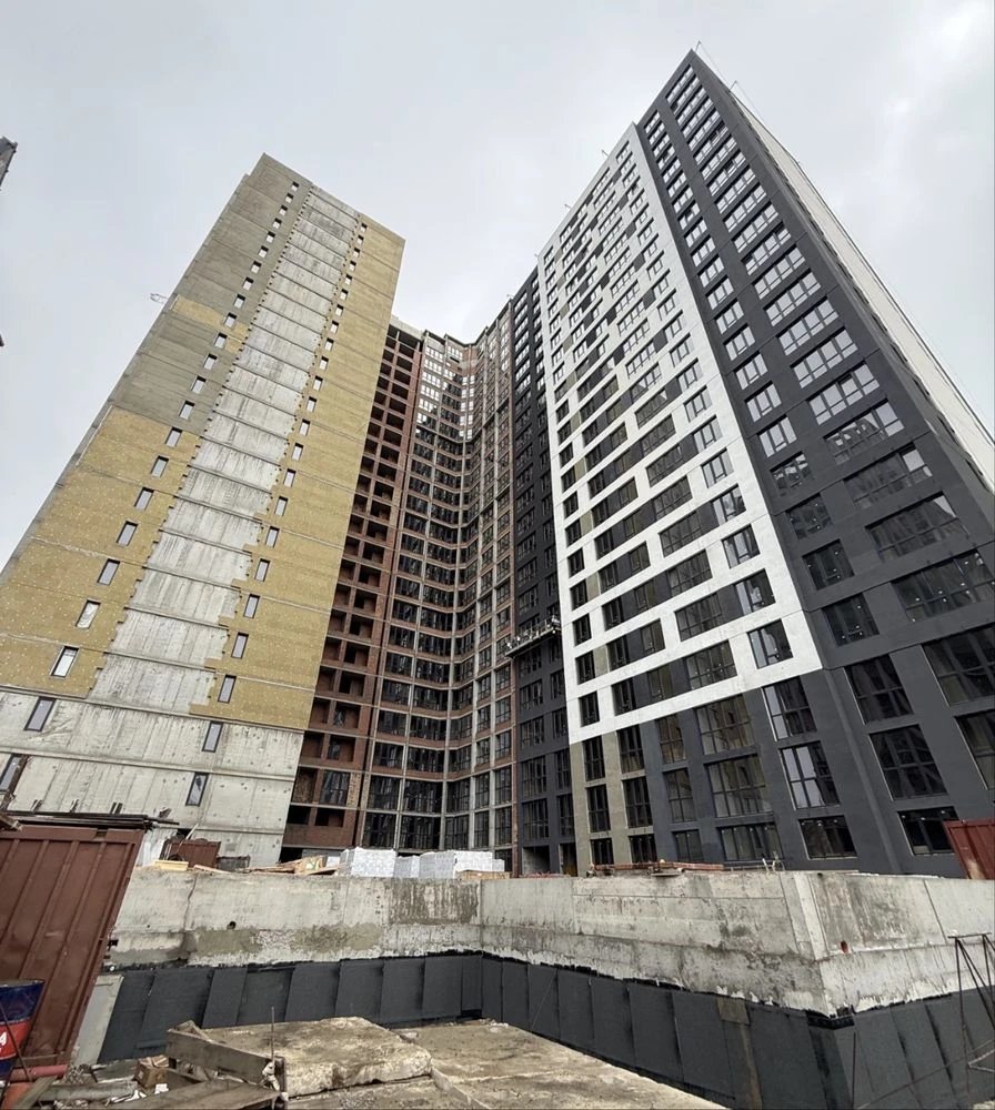 For sale 3-bedroom apartment in ЖК Модерн, Fontan
