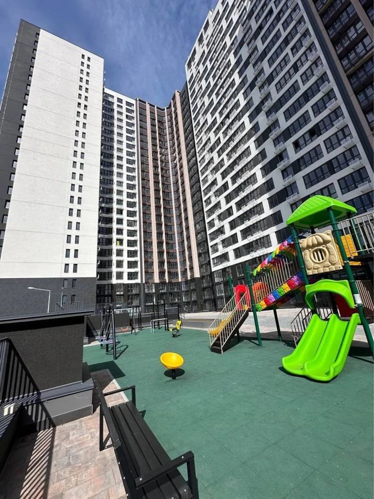For sale 3-bedroom apartment in ЖК Модерн, Fontan