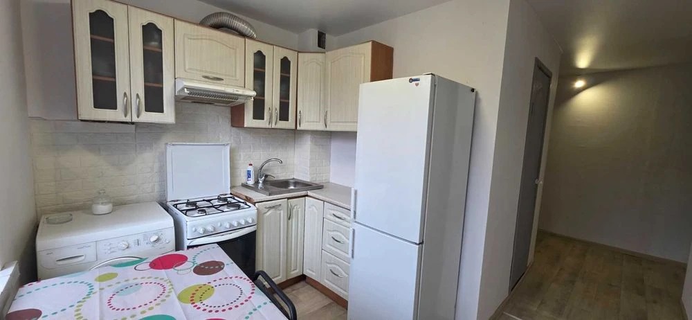 I will sell a 1-room apartment in Saltivka on Gvardiytsiv-Shiro Street