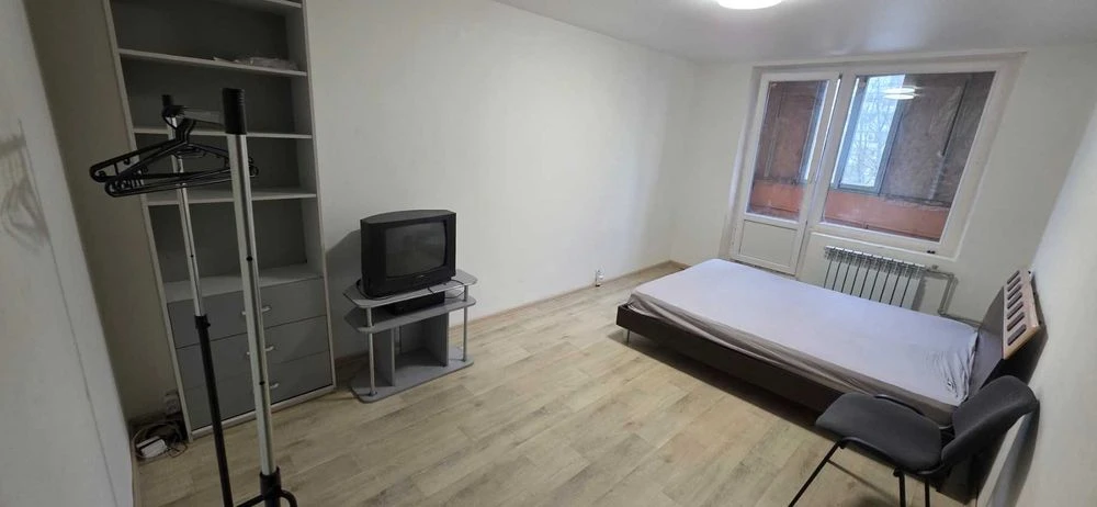 I will sell a 1-room apartment in Saltivka on Gvardiytsiv-Shiro Street