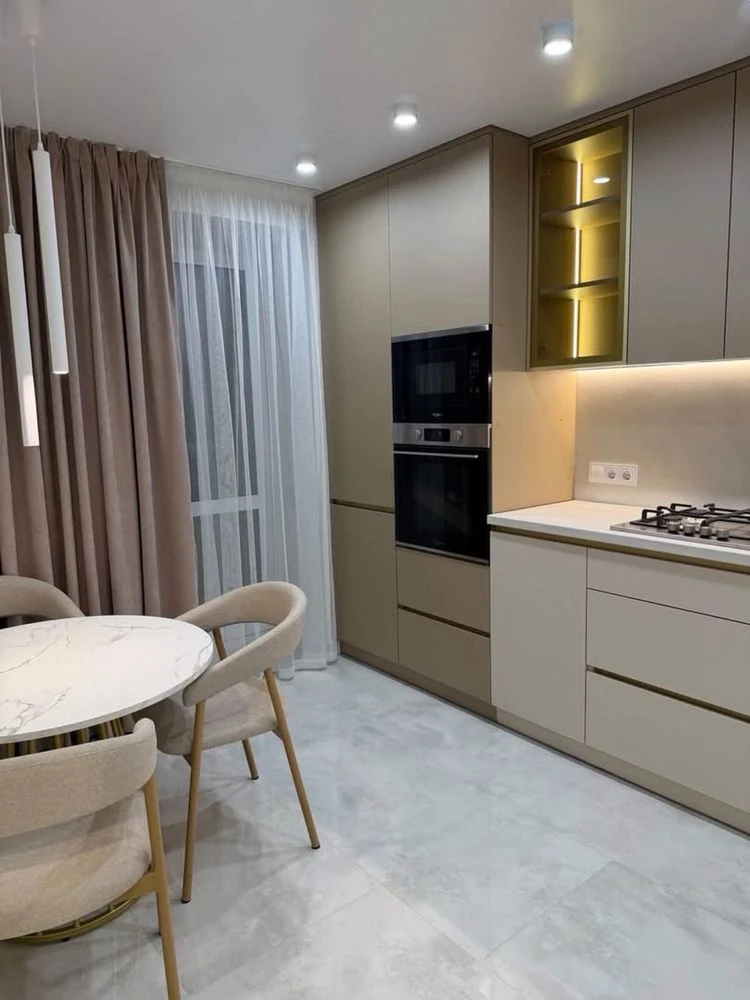 Apartment for sale, Tarnavського Street