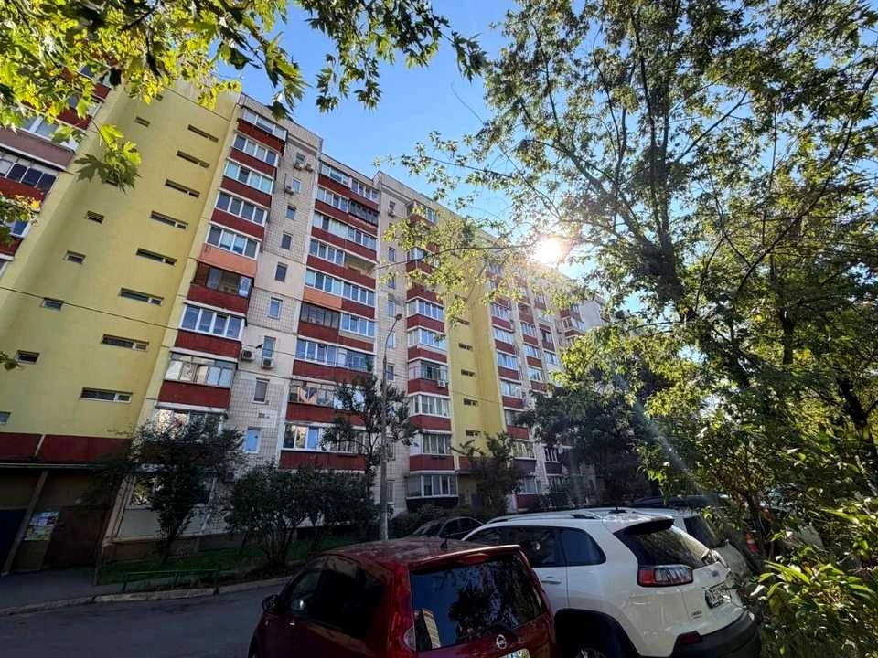 Квартира. Киев, проспект Леоніда Бикова.