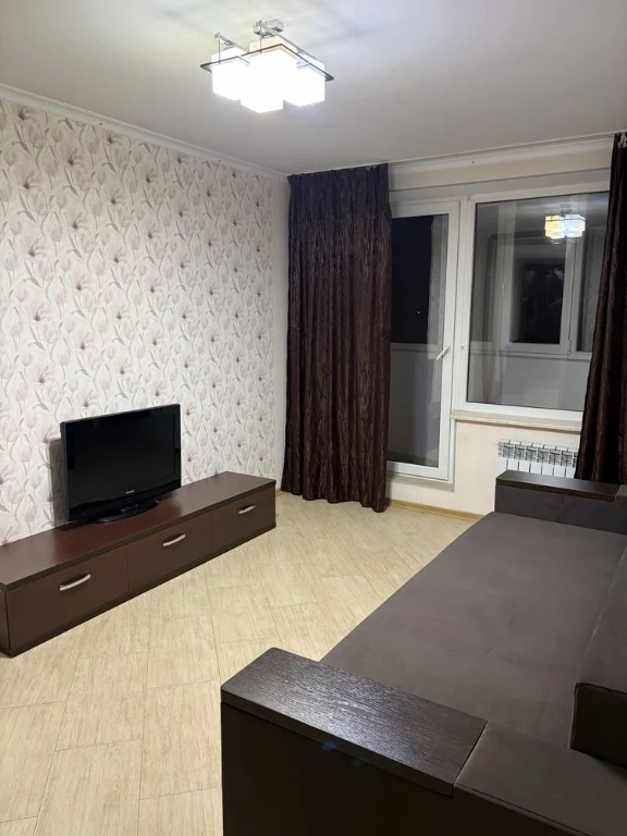 Продам 1 комн. квартиру метро Студенческая