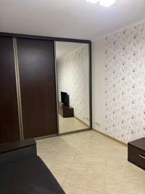 Продам 1 комн. квартиру метро Студенческая