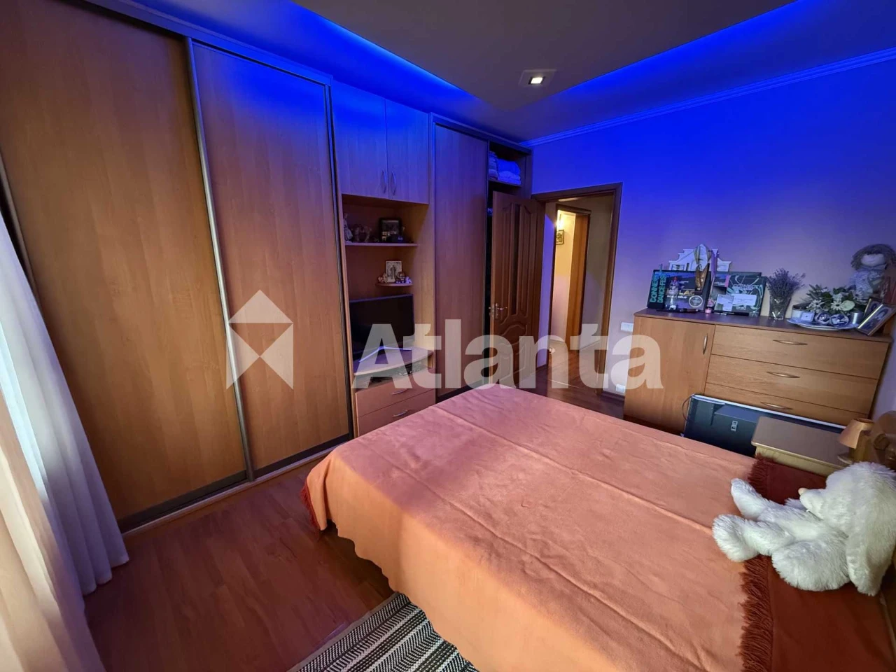 В продаже 3-комнатная квартира на Таирова, Королева ул., газ