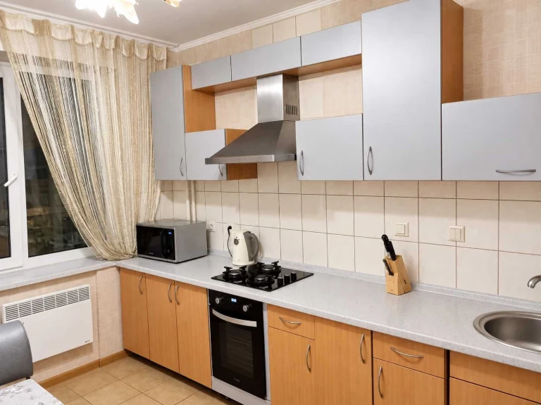 Продаж 1-кімнатної квартири, 4-й поверх. Цегляний. №01334