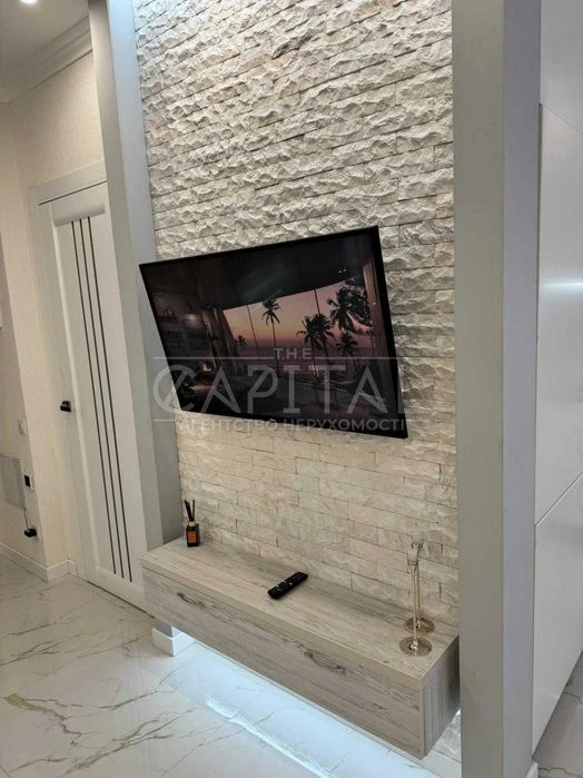 Продаж дизайнерської 1-кімнатної квартири в ЖК Зарічний, Осо