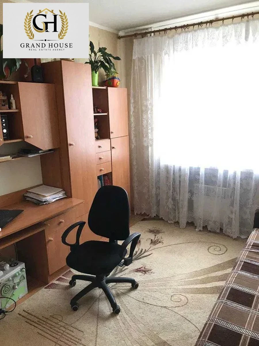 Продається трикімнатна квартира. Героїв України (Жадова).